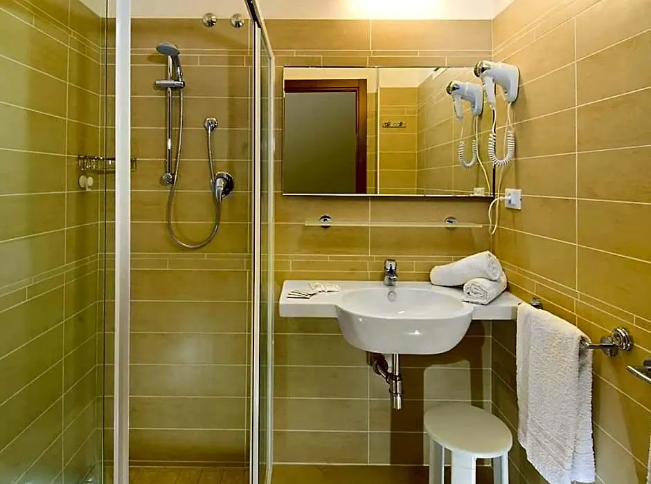 Hotel Tura-1